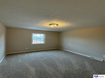 Vonoa Drive, Radcliff, Kentucky 40160, ,2 BathroomsBathrooms,For Sale,Vonoa Drive,HK24004369