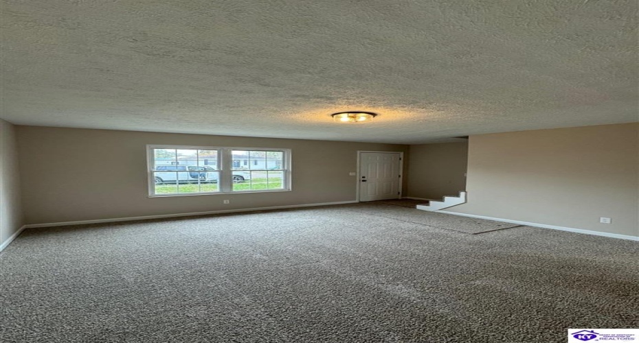 Vonoa Drive, Radcliff, Kentucky 40160, ,2 BathroomsBathrooms,For Sale,Vonoa Drive,HK24004369