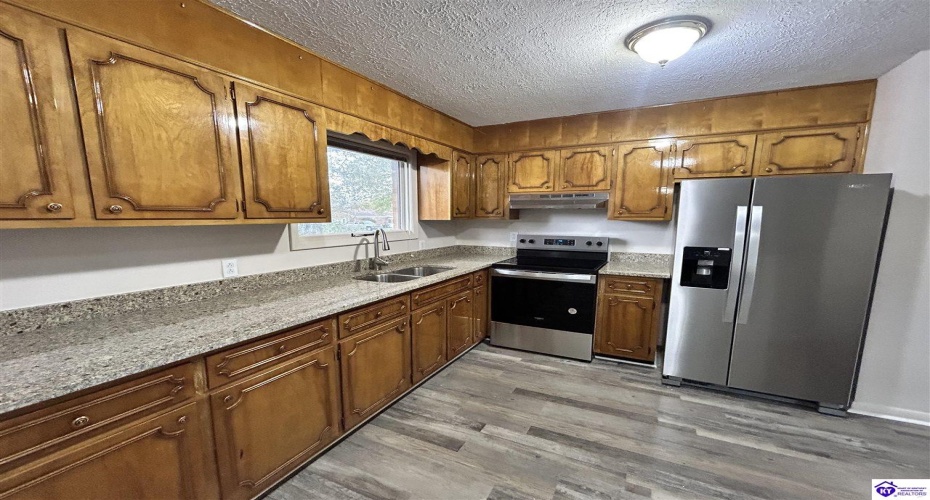 Eastern Drive, Radcliff, Kentucky 40160, ,3 BathroomsBathrooms,For Sale,Eastern Drive,HK24004370