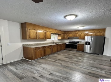 Eastern Drive, Radcliff, Kentucky 40160, ,3 BathroomsBathrooms,For Sale,Eastern Drive,HK24004370