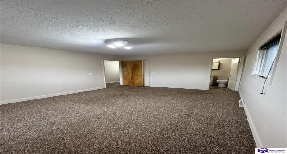 Eastern Drive, Radcliff, Kentucky 40160, ,3 BathroomsBathrooms,For Sale,Eastern Drive,HK24004370