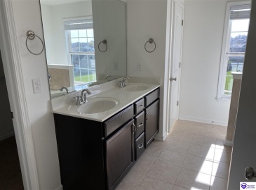 Huckaberry Street, Elizabethtown, Kentucky 42701, ,4 BathroomsBathrooms,For Sale,Huckaberry Street,HK24004373