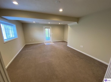 Huckaberry Street, Elizabethtown, Kentucky 42701, ,4 BathroomsBathrooms,For Sale,Huckaberry Street,HK24004373