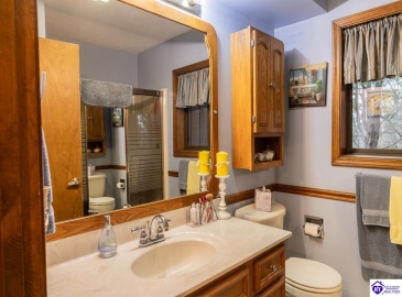 Windy Hill Road, Horse Cave, Kentucky 42749, ,2 BathroomsBathrooms,For Sale,Windy Hill Road,HK24004375