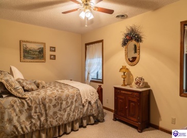 Windy Hill Road, Horse Cave, Kentucky 42749, ,2 BathroomsBathrooms,For Sale,Windy Hill Road,HK24004375