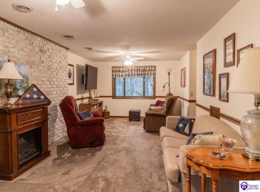 Windy Hill Road, Horse Cave, Kentucky 42749, ,2 BathroomsBathrooms,For Sale,Windy Hill Road,HK24004375