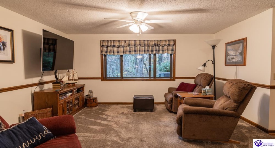 Windy Hill Road, Horse Cave, Kentucky 42749, ,2 BathroomsBathrooms,For Sale,Windy Hill Road,HK24004375