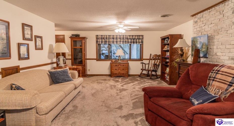 Windy Hill Road, Horse Cave, Kentucky 42749, ,2 BathroomsBathrooms,For Sale,Windy Hill Road,HK24004375