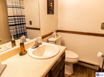 Windy Hill Road, Horse Cave, Kentucky 42749, ,2 BathroomsBathrooms,For Sale,Windy Hill Road,HK24004375