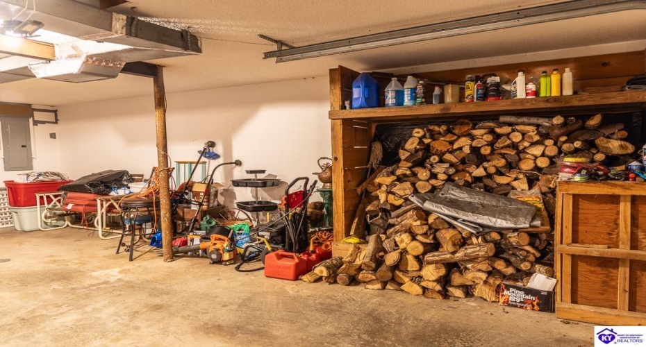 Windy Hill Road, Horse Cave, Kentucky 42749, ,2 BathroomsBathrooms,For Sale,Windy Hill Road,HK24004375