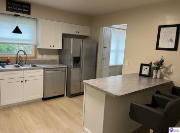 Shawnee Drive, Hodgenville, Kentucky 42748, ,3 BathroomsBathrooms,For Sale,Shawnee Drive,HK24004376