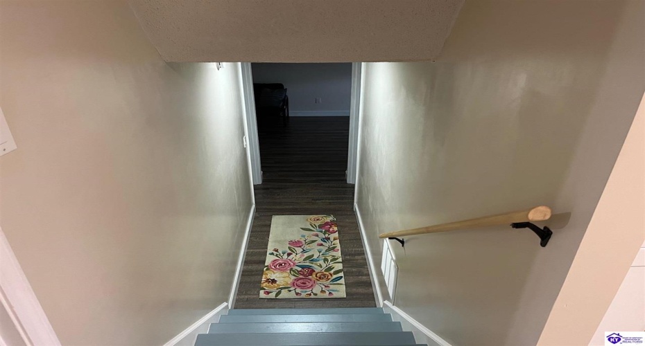 Shawnee Drive, Hodgenville, Kentucky 42748, ,3 BathroomsBathrooms,For Sale,Shawnee Drive,HK24004376