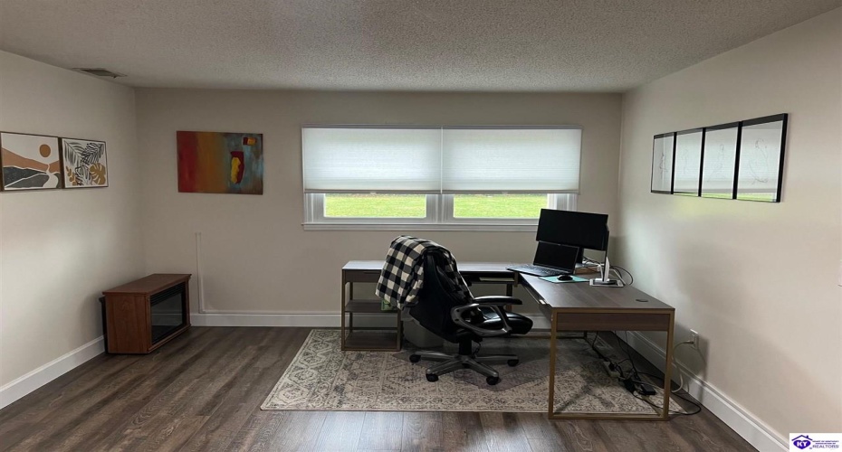 Shawnee Drive, Hodgenville, Kentucky 42748, ,3 BathroomsBathrooms,For Sale,Shawnee Drive,HK24004376