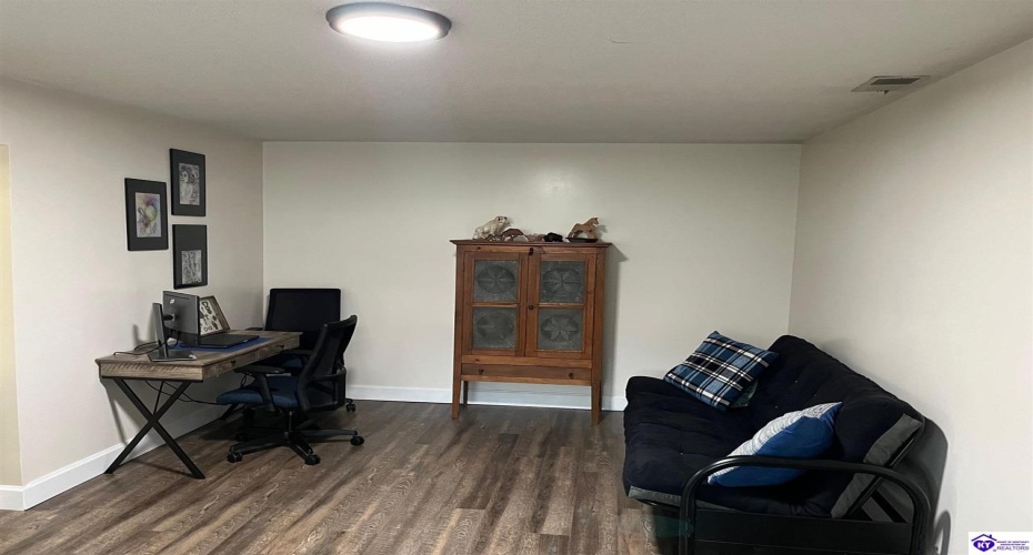 Shawnee Drive, Hodgenville, Kentucky 42748, ,3 BathroomsBathrooms,For Sale,Shawnee Drive,HK24004376