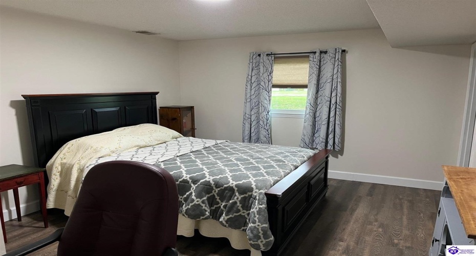 Shawnee Drive, Hodgenville, Kentucky 42748, ,3 BathroomsBathrooms,For Sale,Shawnee Drive,HK24004376