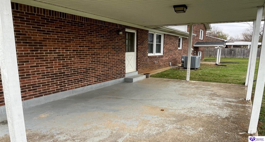 Shawnee Drive, Hodgenville, Kentucky 42748, ,3 BathroomsBathrooms,For Sale,Shawnee Drive,HK24004376