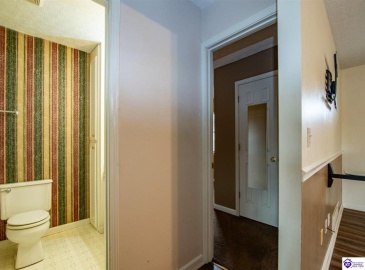 Pointe Court, Elizabethtown, Kentucky 42701, ,2 BathroomsBathrooms,For Sale,Pointe Court,HK24004381