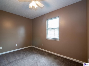 Pointe Court, Elizabethtown, Kentucky 42701, ,2 BathroomsBathrooms,For Sale,Pointe Court,HK24004381