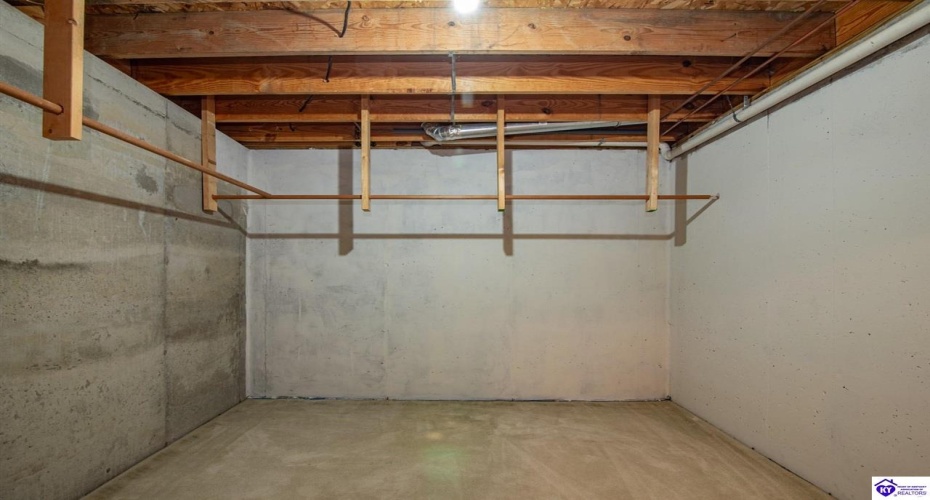 Pointe Court, Elizabethtown, Kentucky 42701, ,2 BathroomsBathrooms,For Sale,Pointe Court,HK24004381