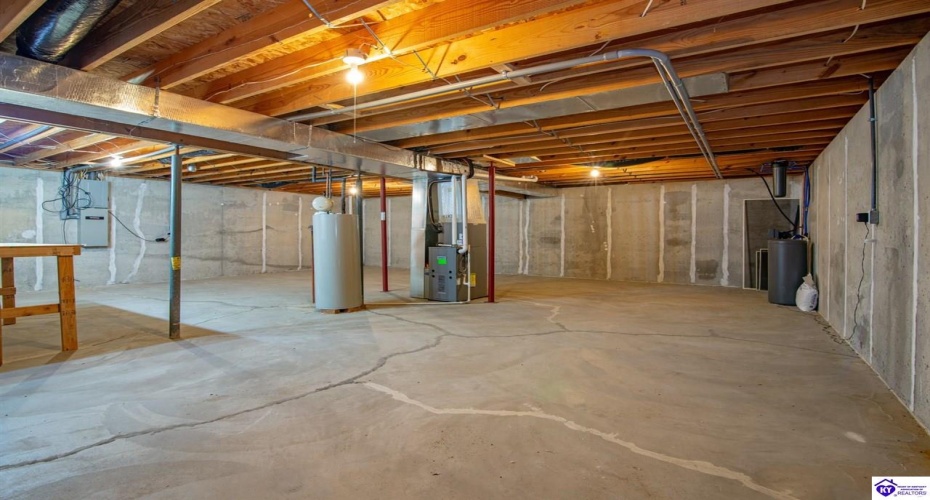 Pointe Court, Elizabethtown, Kentucky 42701, ,2 BathroomsBathrooms,For Sale,Pointe Court,HK24004381