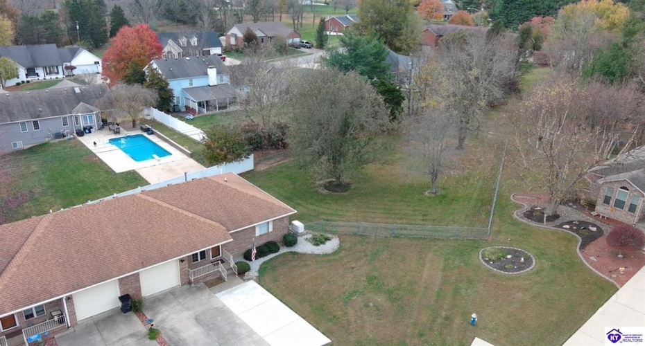 Pointe Court, Elizabethtown, Kentucky 42701, ,2 BathroomsBathrooms,For Sale,Pointe Court,HK24004381