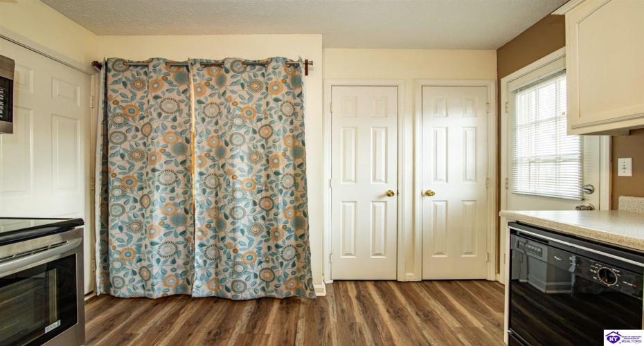 Pointe Court, Elizabethtown, Kentucky 42701, ,2 BathroomsBathrooms,For Sale,Pointe Court,HK24004381