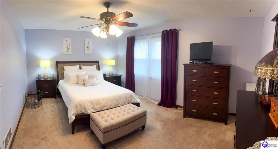 Pigeon Pass Road, Elizabethtown, Kentucky 42701, ,3 BathroomsBathrooms,For Sale,Pigeon Pass Road,HK24004383