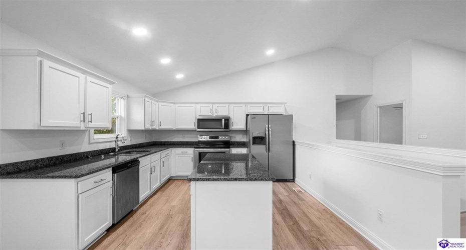 Logsdon Parkway, Radcliff, Kentucky 40160, ,2 BathroomsBathrooms,For Sale,Logsdon Parkway,HK24004388