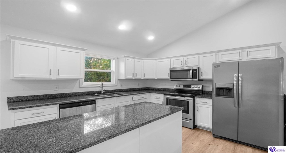 Logsdon Parkway, Radcliff, Kentucky 40160, ,2 BathroomsBathrooms,For Sale,Logsdon Parkway,HK24004388