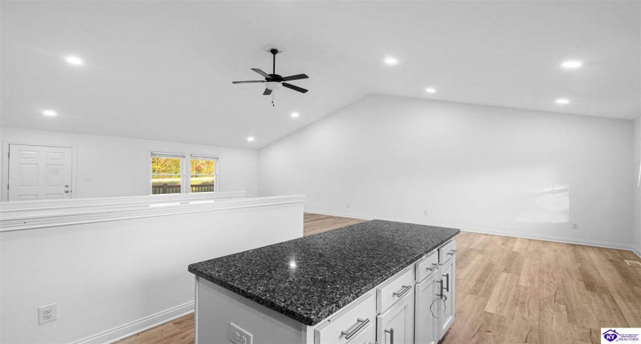 Logsdon Parkway, Radcliff, Kentucky 40160, ,2 BathroomsBathrooms,For Sale,Logsdon Parkway,HK24004388