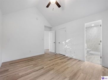 Logsdon Parkway, Radcliff, Kentucky 40160, ,2 BathroomsBathrooms,For Sale,Logsdon Parkway,HK24004388