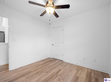 Logsdon Parkway, Radcliff, Kentucky 40160, ,2 BathroomsBathrooms,For Sale,Logsdon Parkway,HK24004388