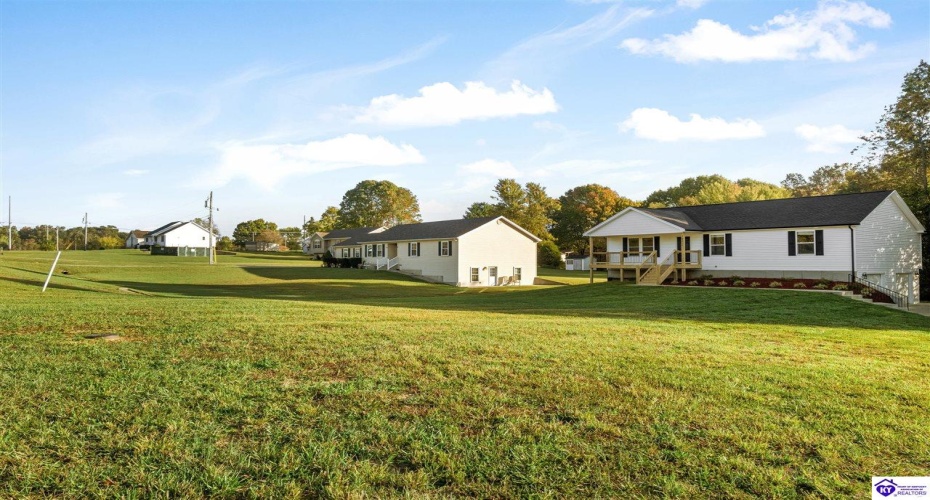 Logsdon Parkway, Radcliff, Kentucky 40160, ,2 BathroomsBathrooms,For Sale,Logsdon Parkway,HK24004388