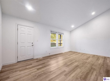 Logsdon Parkway, Radcliff, Kentucky 40160, ,2 BathroomsBathrooms,For Sale,Logsdon Parkway,HK24004388