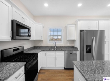 Turnberry Court, Vine Grove, Kentucky 40175, ,3 BathroomsBathrooms,For Sale,Turnberry Court,HK24004389