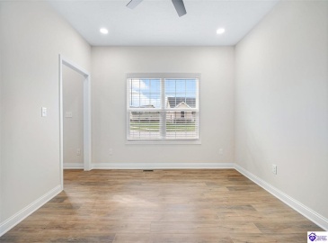 Turnberry Court, Vine Grove, Kentucky 40175, ,3 BathroomsBathrooms,For Sale,Turnberry Court,HK24004389