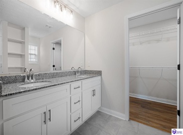 Turnberry Court, Vine Grove, Kentucky 40175, ,3 BathroomsBathrooms,For Sale,Turnberry Court,HK24004389