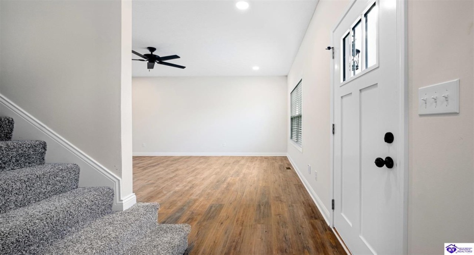 Turnberry Court, Vine Grove, Kentucky 40175, ,3 BathroomsBathrooms,For Sale,Turnberry Court,HK24004389