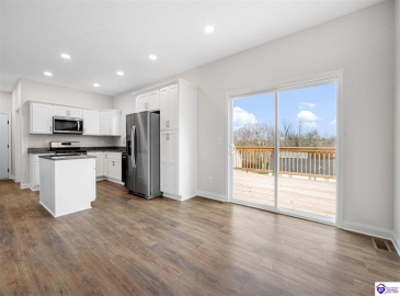 Turnberry Court, Vine Grove, Kentucky 40175, ,3 BathroomsBathrooms,For Sale,Turnberry Court,HK24004389