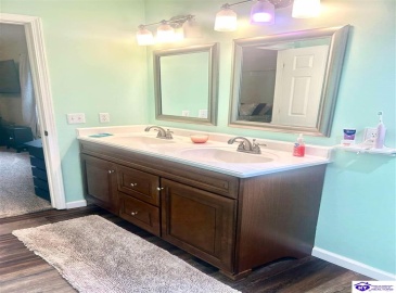 Arnett Grove Road, Glasgow, Kentucky 42141, ,2 BathroomsBathrooms,For Sale,Arnett Grove Road,HK24004391