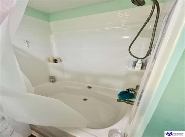 Arnett Grove Road, Glasgow, Kentucky 42141, ,2 BathroomsBathrooms,For Sale,Arnett Grove Road,HK24004391