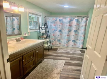 Arnett Grove Road, Glasgow, Kentucky 42141, ,2 BathroomsBathrooms,For Sale,Arnett Grove Road,HK24004391