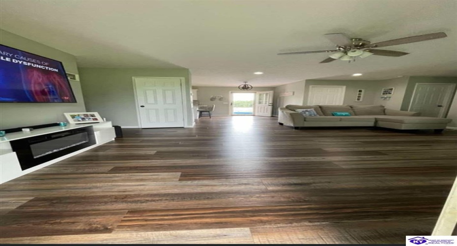 Arnett Grove Road, Glasgow, Kentucky 42141, ,2 BathroomsBathrooms,For Sale,Arnett Grove Road,HK24004391