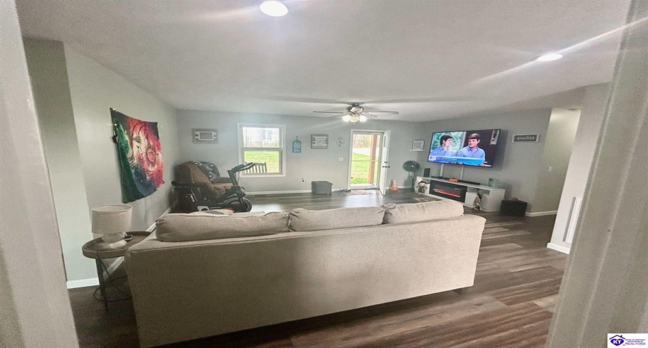 Arnett Grove Road, Glasgow, Kentucky 42141, ,2 BathroomsBathrooms,For Sale,Arnett Grove Road,HK24004391