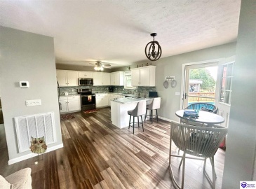 Arnett Grove Road, Glasgow, Kentucky 42141, ,2 BathroomsBathrooms,For Sale,Arnett Grove Road,HK24004391