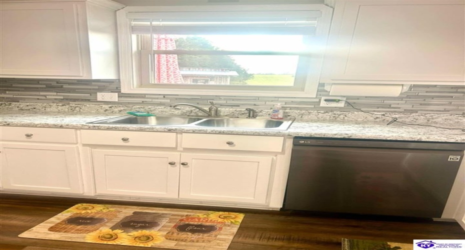 Arnett Grove Road, Glasgow, Kentucky 42141, ,2 BathroomsBathrooms,For Sale,Arnett Grove Road,HK24004391