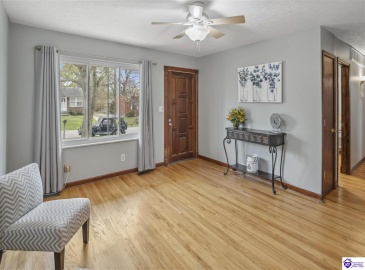 Wise Court, Louisville, Kentucky 40229, ,2 BathroomsBathrooms,For Sale,Wise Court,HK24004392