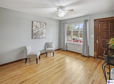 Wise Court, Louisville, Kentucky 40229, ,2 BathroomsBathrooms,For Sale,Wise Court,HK24004392