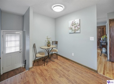 Wise Court, Louisville, Kentucky 40229, ,2 BathroomsBathrooms,For Sale,Wise Court,HK24004392