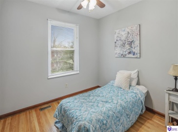 Wise Court, Louisville, Kentucky 40229, ,2 BathroomsBathrooms,For Sale,Wise Court,HK24004392